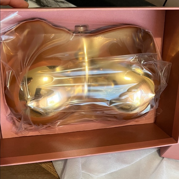 Cult Gaia metallic gold sculptural lucite Reina clutch. - Picture 4 of 7